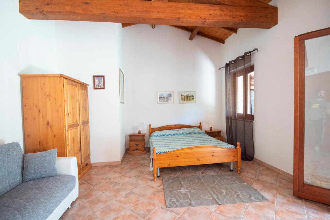 Is Cuccus Bed & Breakfast Masainas ภายนอก รูปภาพ
