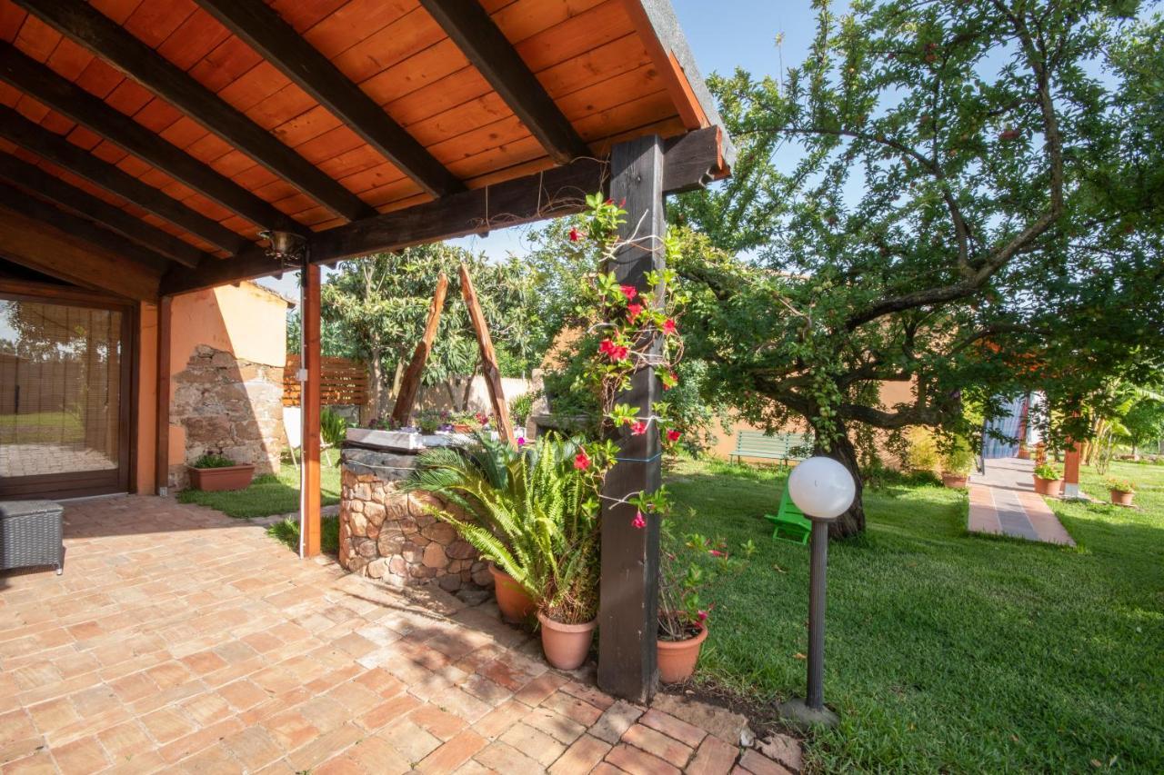Is Cuccus Bed & Breakfast Masainas ภายนอก รูปภาพ