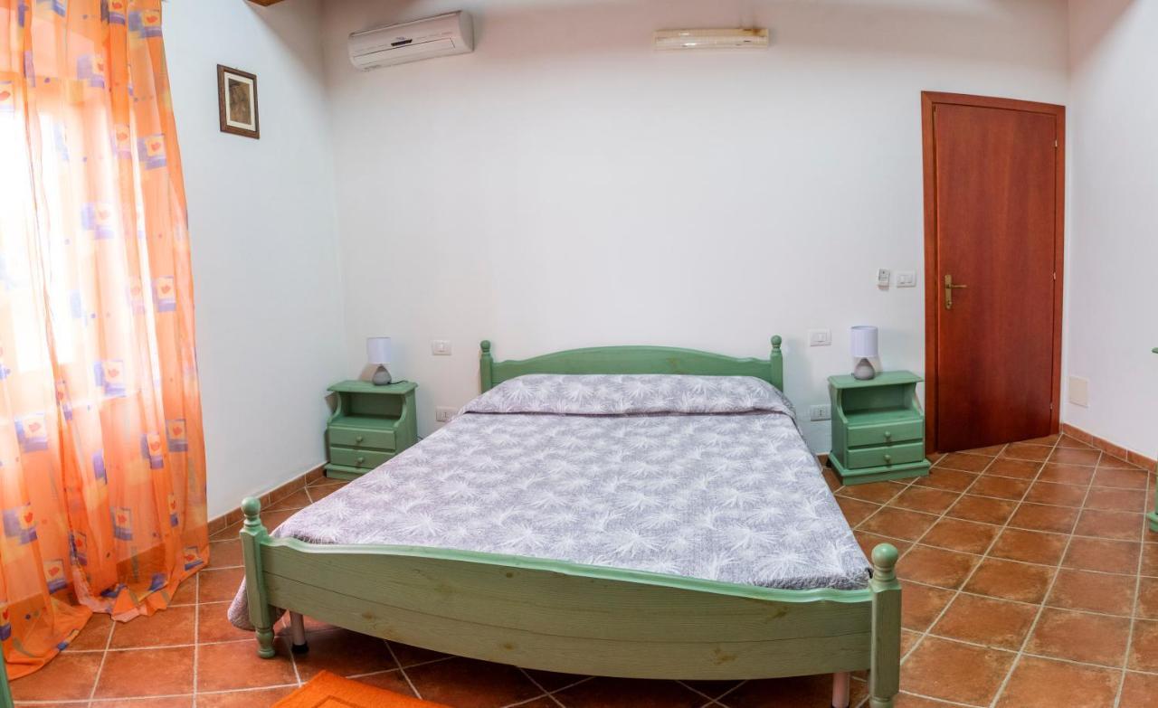 Is Cuccus Bed & Breakfast Masainas ภายนอก รูปภาพ