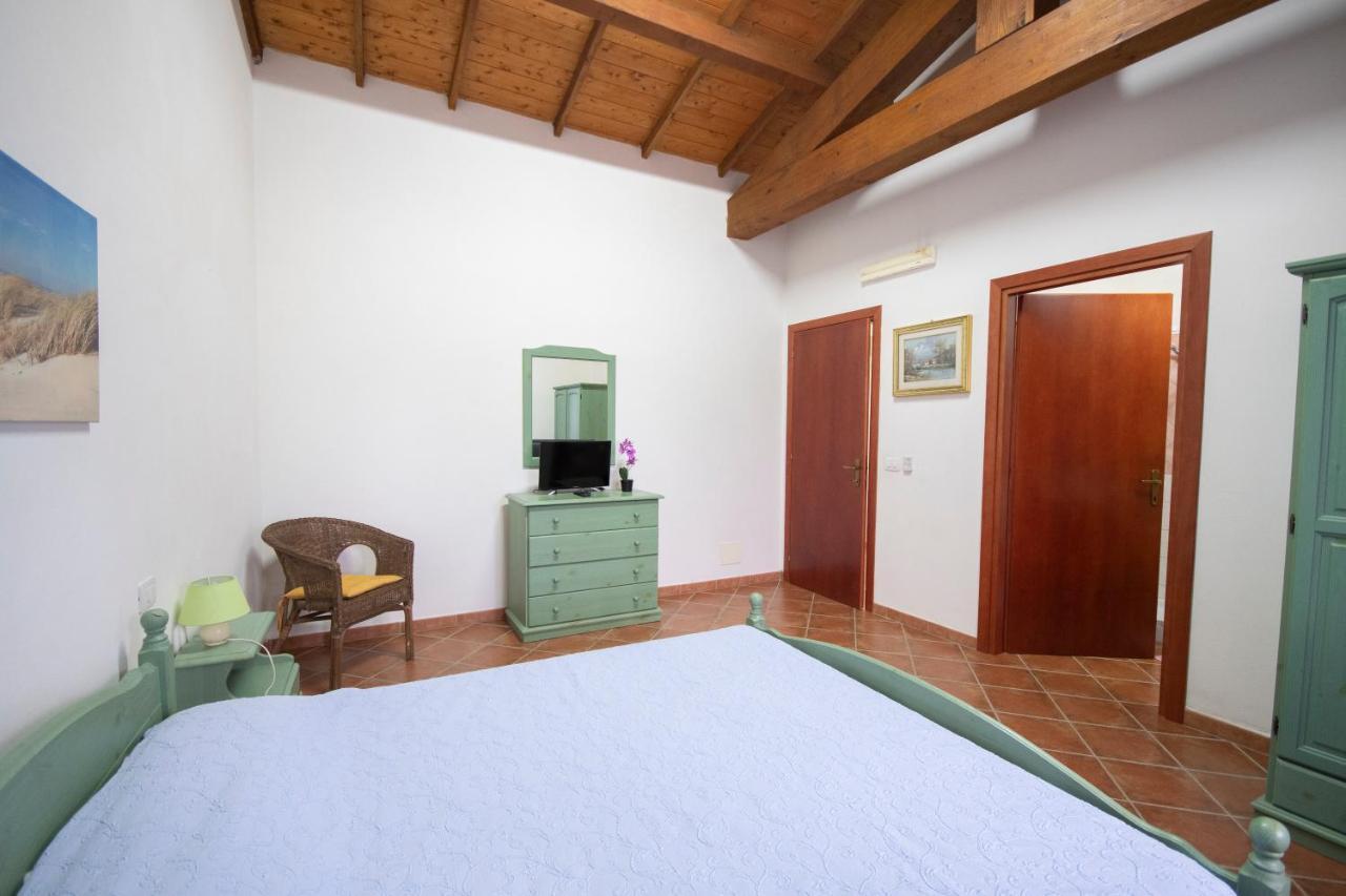 Is Cuccus Bed & Breakfast Masainas ภายนอก รูปภาพ